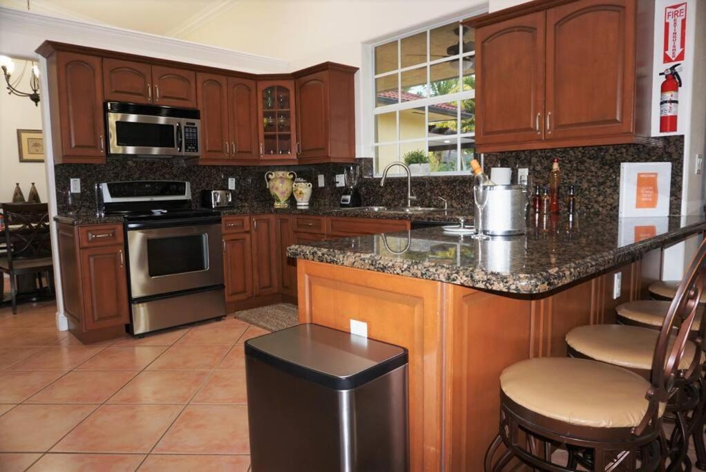 New Luxury Vacation Dream Rental- Sleeps 15! Miami Ngoại thất bức ảnh